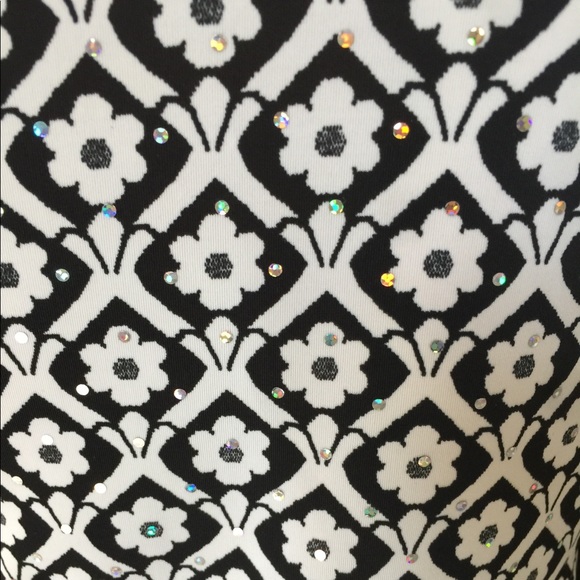 WET SEAL butterfly sleeve top - Picture 4 of 6